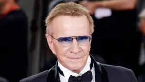 Ngôi sao ‘Highlander’ Christopher Lambert rời đại hội người hâm mộ sớm sau sự cố sức khỏe