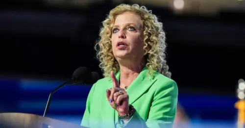 Cựu Dân biểu Debbie Wasserman Schultz tái đắc cử, hai ứng viên được Tổng thống Donald Trump hậu thuẫn thất bại trong bầu cử sơ bộ ở Florida