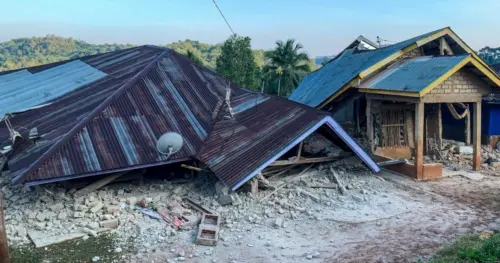 Động đất mạnh 7.7 độ Richter ngoài khơi Indonesia, ít nhất 2 người thiệt mạng