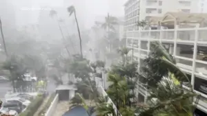 Bão Lala đổ bộ quần đảo Hawaii, gây mưa lớn, lũ quét và gió mạnh