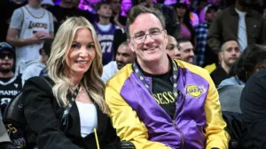 Chủ nhân đội Lakers, bà Jeanie Buss, không đồng ý bán cổ phần đội bóng, theo luật sư