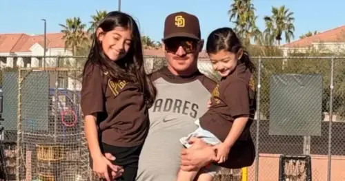 Huấn luyện viên đội minor league San Diego Padres được ICE trả tự do