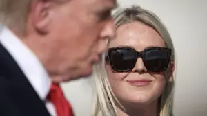 Cựu Thư Ký Báo Chí Tòa Bạch Ốc Sẽ Làm Việc Cho Siêu PAC Liên Quan Đến Tổng Thống Donald Trump