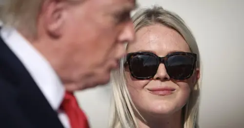 Cựu Thư Ký Báo Chí Tòa Bạch Ốc Sẽ Làm Việc Cho Siêu PAC Liên Quan Đến Tổng Thống Donald Trump