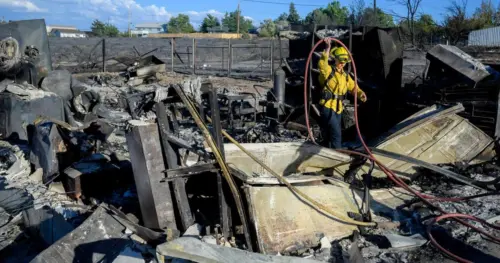 Cư dân được phép trở về nhà sau vụ cháy rừng Hawk Fire ở Reno, Nevada