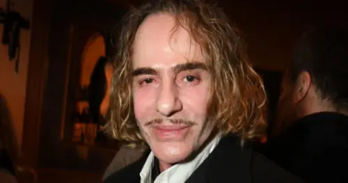 Buổi trình diễn của nhà thiết kế John Galliano tại Met Gala bị hủy bỏ sau làn sóng phản đối