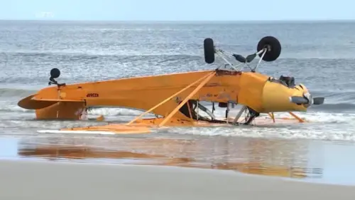 Phi công máy bay kéo banner thoát nạn sau khi rơi xuống biển gần New Smyrna Beach
