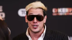 Nhà bình luận cực hữu Milo Yiannopoulos bị ICE bắt giữ tại sân bay New Orleans