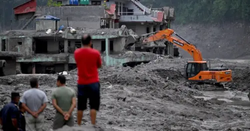 Số người chết trong lũ lụt ở Nepal vượt 900, số người mất tích gần gấp đôi