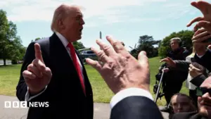 Tổng thống Donald Trump: Điều gì khiến ông im lặng các phóng viên?