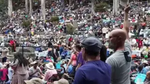 Lễ Hội Cuối Tuần Thu Hút Hàng Chục Ngàn Người Đến San Francisco