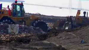 Chính quyền Địa phương Yêu cầu Bãi rác ở South Bay Giảm Mùi hôi