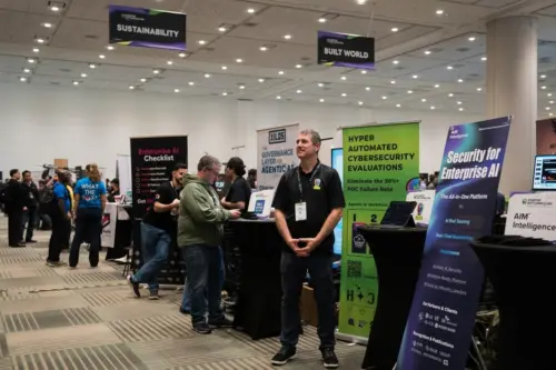 Bàn triển lãm TechCrunch Disrupt 2026 chờ đón bạn