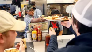 Waffle House thử nghiệm món mới: Tacos gây nhiều ý kiến trái chiều