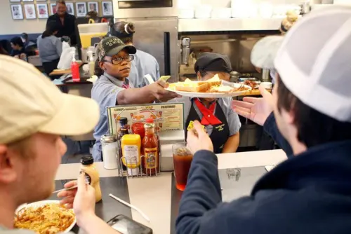 Waffle House thử nghiệm món mới: Tacos gây nhiều ý kiến trái chiều