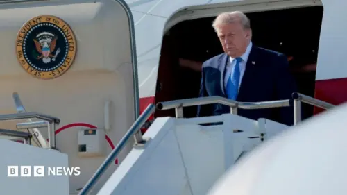 Chuyện gì đã xảy ra khi bay cùng Tổng Thống Donald Trump trên Không Lực Một?