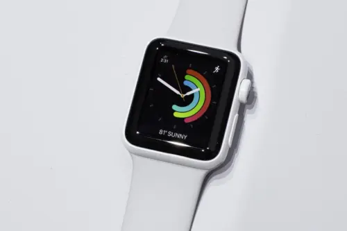 Apple Watch với lớp hoàn thiện gốm dự kiến trở lại trong năm nay