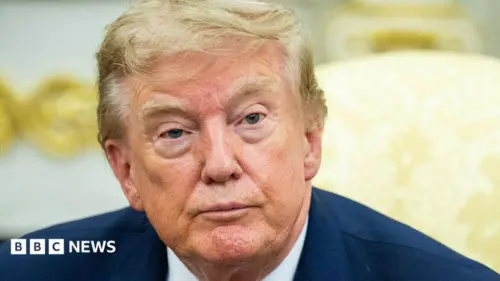 Tổng Thống Trump hoãn áp thuế Canada 3 ngày, cho biết thỏa thuận gần đạt