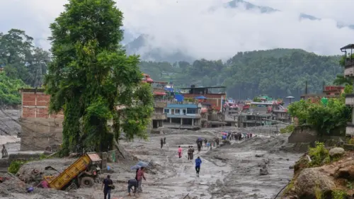 Nepal và Trung Quốc: Lực lượng cứu hộ nỗ lực tìm kiếm người sống sót sau lũ lụt kinh hoàng, gần 3.000 người mất tích