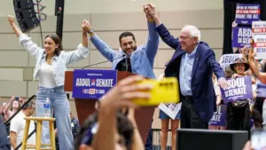 Cựu cố vấn Bernie Sanders cảnh báo phe cực tả đã “chiếm đoạt” Đảng Dân chủ
