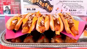 Thương hiệu Pink’s Hot Dogs nổi tiếng của Los Angeles sẽ mở cửa hàng đầu tiên tại Nhật Bản