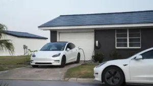 Mái nhà năng lượng mặt trời của Tesla đã đi đến hồi kết, đây là lý do