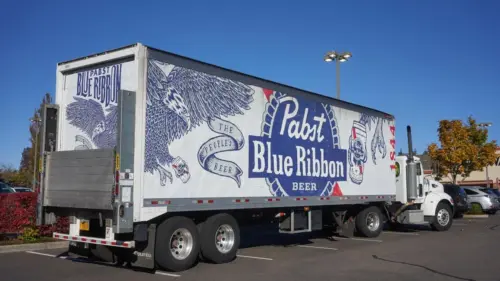 Bị trộm 70.000 đô la bia Pabst Blue Ribbon trong vụ cướp hàng
