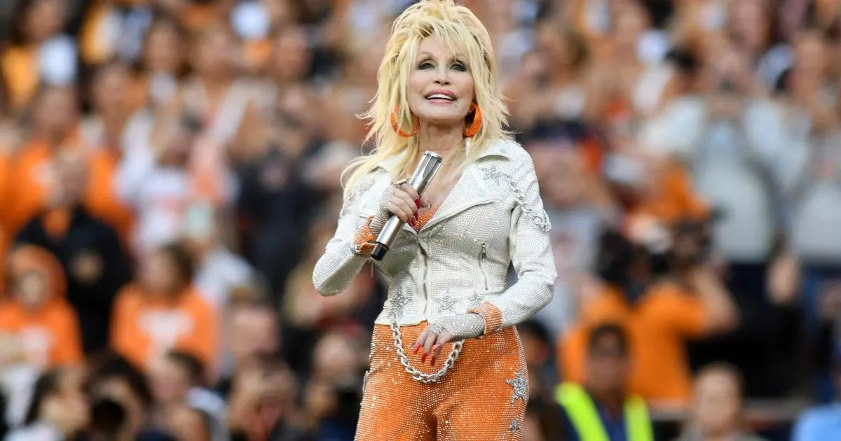 Texas Biểu Tượng Âm Nhạc Dolly Parton Qua Đời, Lãnh Đạo Tiểu Bang và Cựu Tổng Thống George W. Bush Tưởng Niệm
