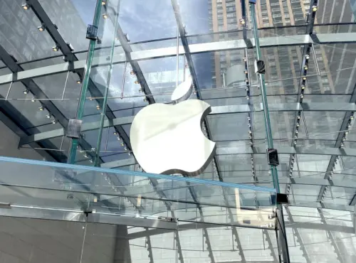 Báo cáo: Nhà phân tích bác bỏ kỳ vọng về iPhone hoàn toàn bằng kính
