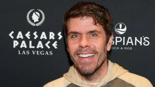 Blogger Perez Hilton Nhập Viện Sau Khi Có Tin Về Việc Tự Làm Tổn Thương Trên Mạng Xã Hội