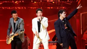 Jonas Brothers mang tour ‘Burning Up’ đến Philadelphia mùa thu này