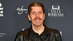 Mẹ của Perez Hilton xin quyền tạm giữ con