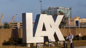 Hành Khách Qua Đời Sau Khi Gặp Biến Cố Y Tế Giữa Chuyến Bay Đến LAX