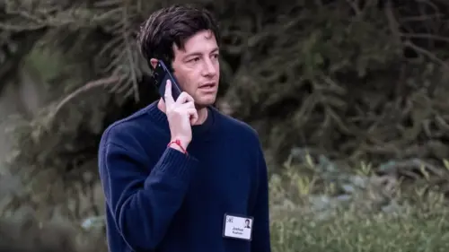 Josh Kushner và Bob Iger mua lại đội Los Angeles Lakers với giá kỷ lục