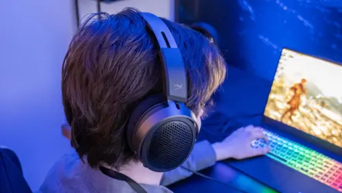 HP Giới Thiệu Tai Nghe HyperX Mở Đầu Tiên, Chuột Sợi Carbon Siêu Nhẹ
