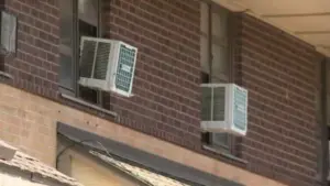 Hội đồng Thành phố Houston biểu quyết về ‘Quyền được có máy lạnh’ trong bối cảnh thành viên hội đồng phát động chương trình tặng máy lạnh miễn phí