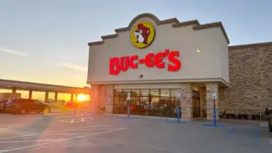 Buc-ee’s kiện cửa hàng tiện lợi vì logo hải ly, cáo buộc vi phạm nhãn hiệu