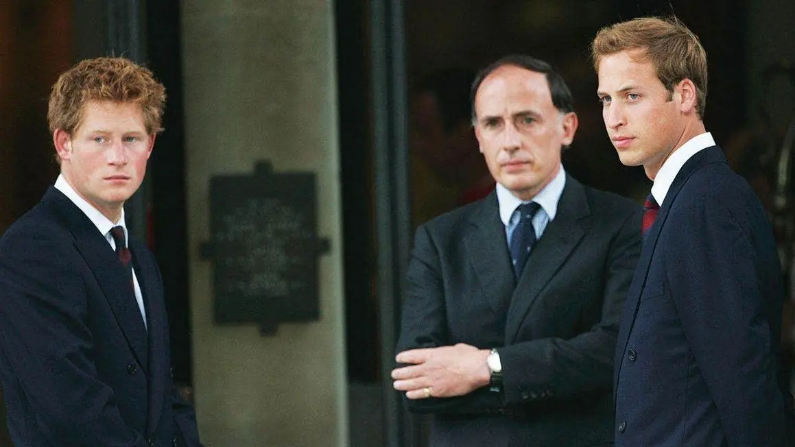Cựu cố vấn Hoàng gia Anh tiết lộ quá khứ bí mật của mẹ Rupert Murdoch