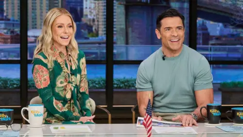Kelly Ripa thừa nhận thói quen hàng ngày dẫn đến phẫu thuật nướu răng đau đớn