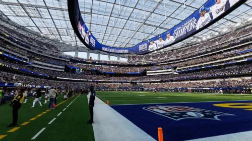 Rams Lập Đội Hình Hủy Diệt Bóng Bầu Dục, Tương Tự Dodgers Đã Hủy Diệt Bóng Chày