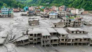 Số người chết vì lũ lụt ở Nepal-Tibet tăng lên 168, hàng trăm du khách mất tích