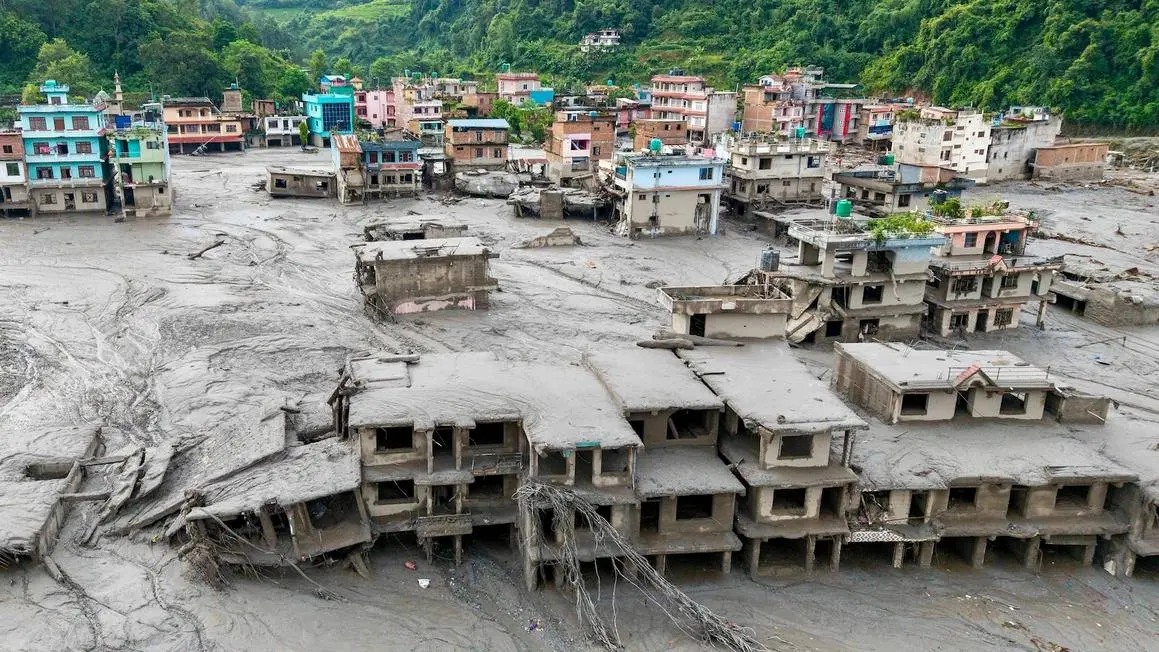 Số người chết vì lũ lụt ở Nepal-Tibet tăng lên 168, hàng trăm du khách mất tích