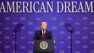 Tổng Thống Trump chỉ trích ứng viên Dân chủ cánh tả là ‘đầy dối trá’, cảnh báo Đảng Dân chủ đang hướng tới chủ nghĩa cộng sản
