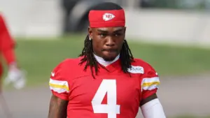 Cầu thủ Rashee Rice của Kansas City Chiefs đã hoàn tất 30 ngày tù vì vi phạm quản chế