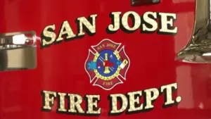 Lính Cứu Hỏa San Jose Dập Lửa Thực Vật Gần Lối Vào Xa Lộ I-280