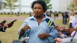 Bà Stacey Abrams nói với bà Kamala Harris rằng miền Nam Hoa Kỳ là hình ảnh thu nhỏ của nước Mỹ dưới chế độ độc tài