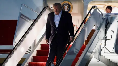 Quan chức Tình báo Hoa Kỳ đánh giá mối đe dọa với Tổng thống Trump không đáng tin trước khi đổi máy bay