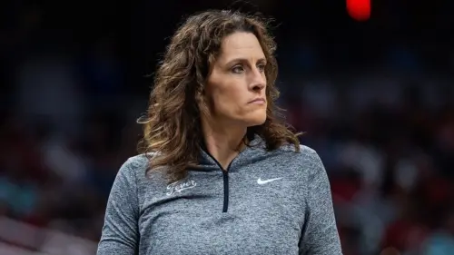 Huấn luyện viên đội Indiana Fever chia sẻ về vấn đề nam giới thi đấu thể thao nữ