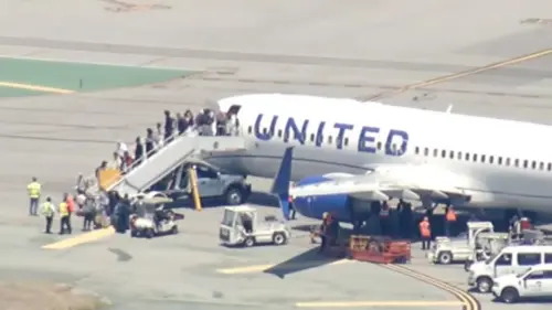 Chuyến bay United trở lại SFO sau khi nổ lốp lúc cất cánh, FAA cho biết