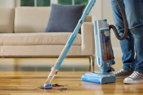 Máy hút bụi đa năng AquaReach của Shark có thanh nối dài để làm sạch các góc hẹp